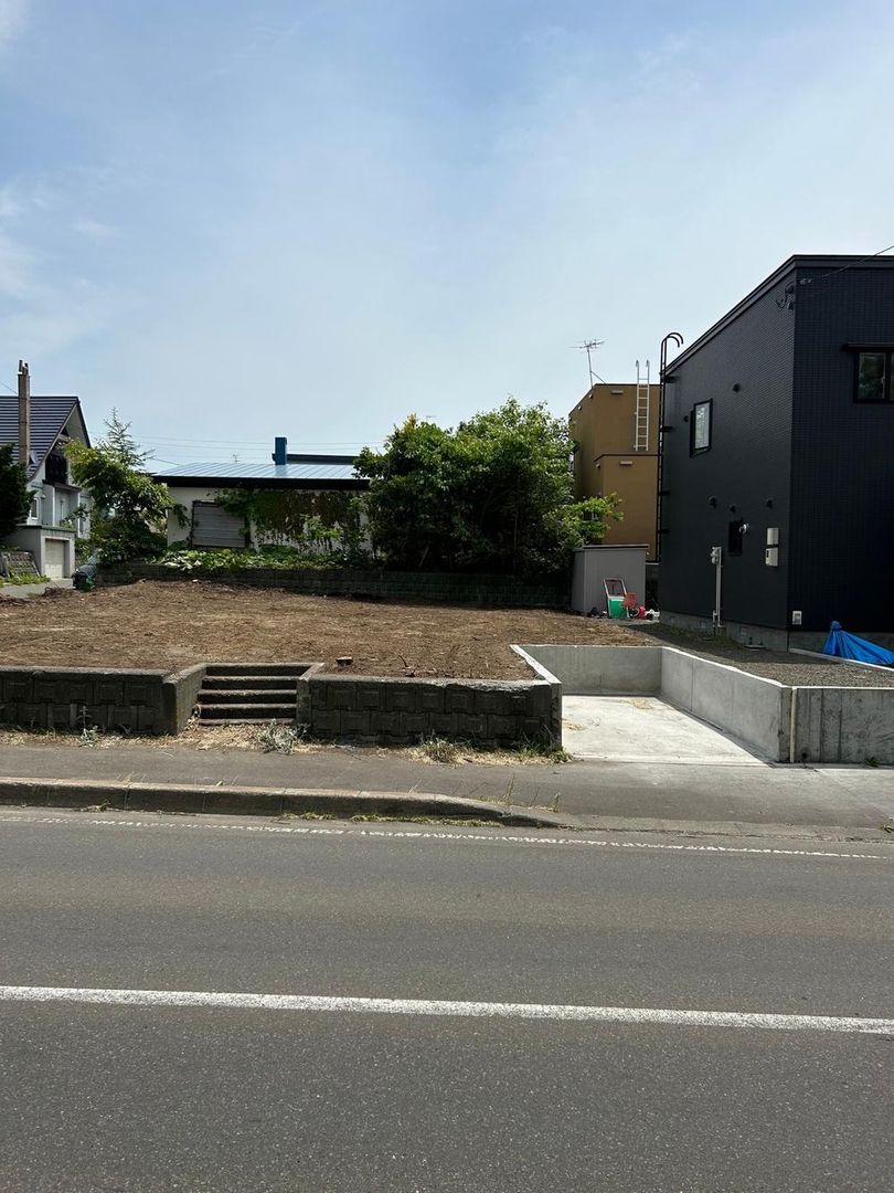 Land for Sale in Ebetsu, Hokkaido - 317.75m² Corner Lot - Thumbnail 3