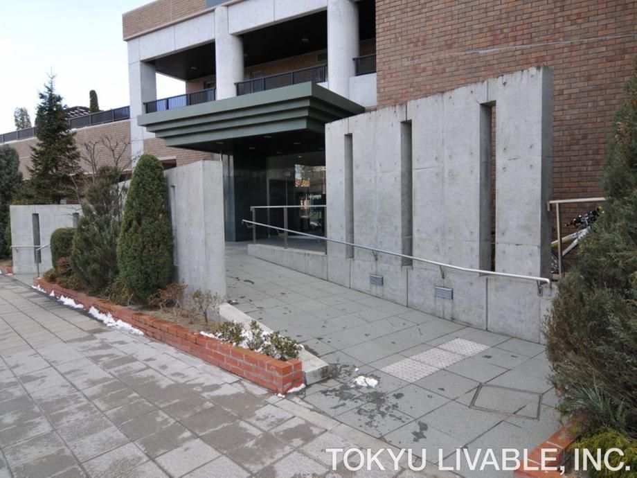 2LDK Apartment for Sale in Aoba-ku, Sendai, Miyagi - Thumbnail 3