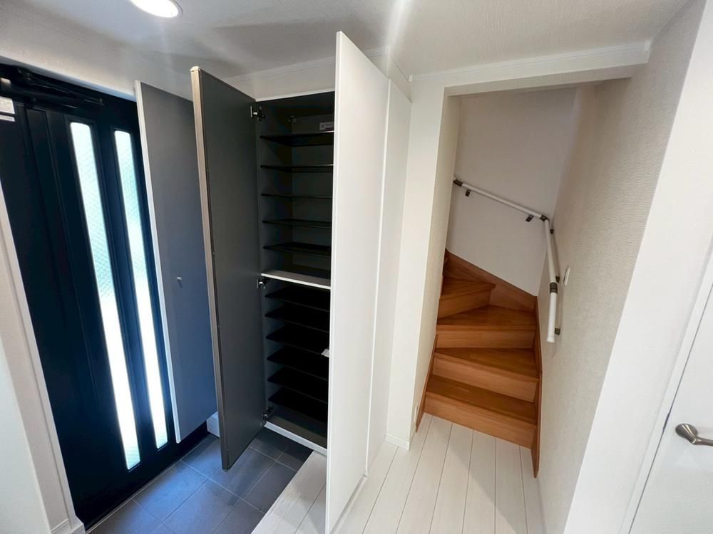 Renovated 4LDK Corner House in Katsushika, Tokyo - Thumbnail 3