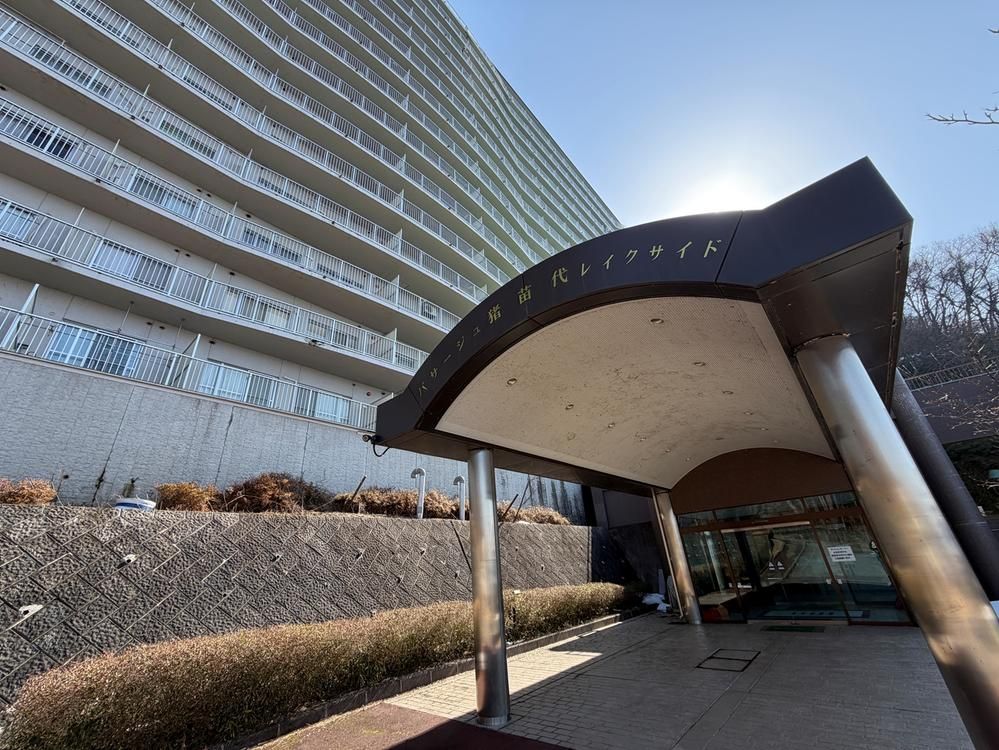 1LDK Condominium for Sale in Koriyama, Fukushima with Lake View - Thumbnail 2