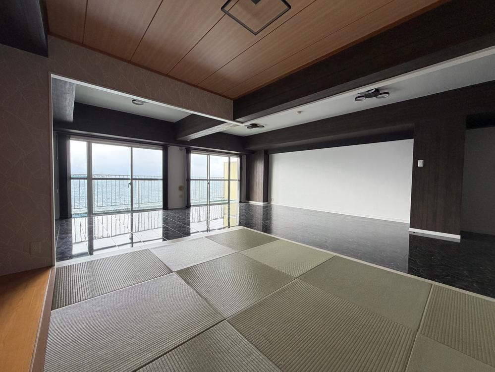 1LDK Condominium for Sale in Koriyama, Fukushima with Lake View - Thumbnail 4