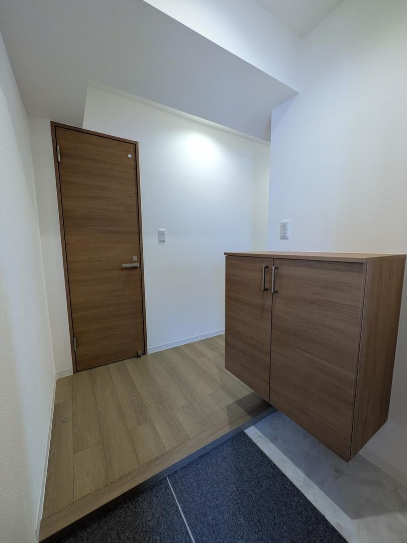Renovated 3LDK Apartment in Sapporo Nishi Ward - Thumbnail 2