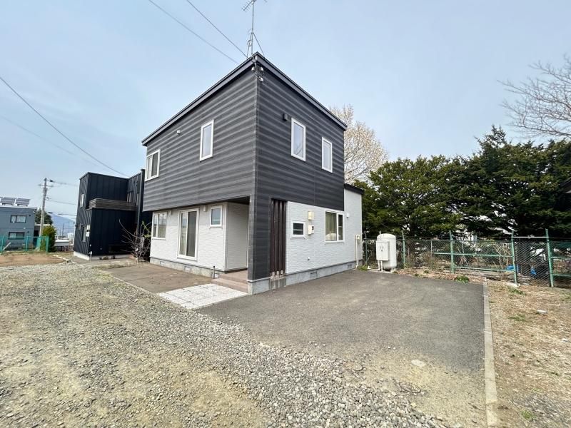 Renovated 4LDK House for Sale in Toyohira-ku, Sapporo - Thumbnail 2