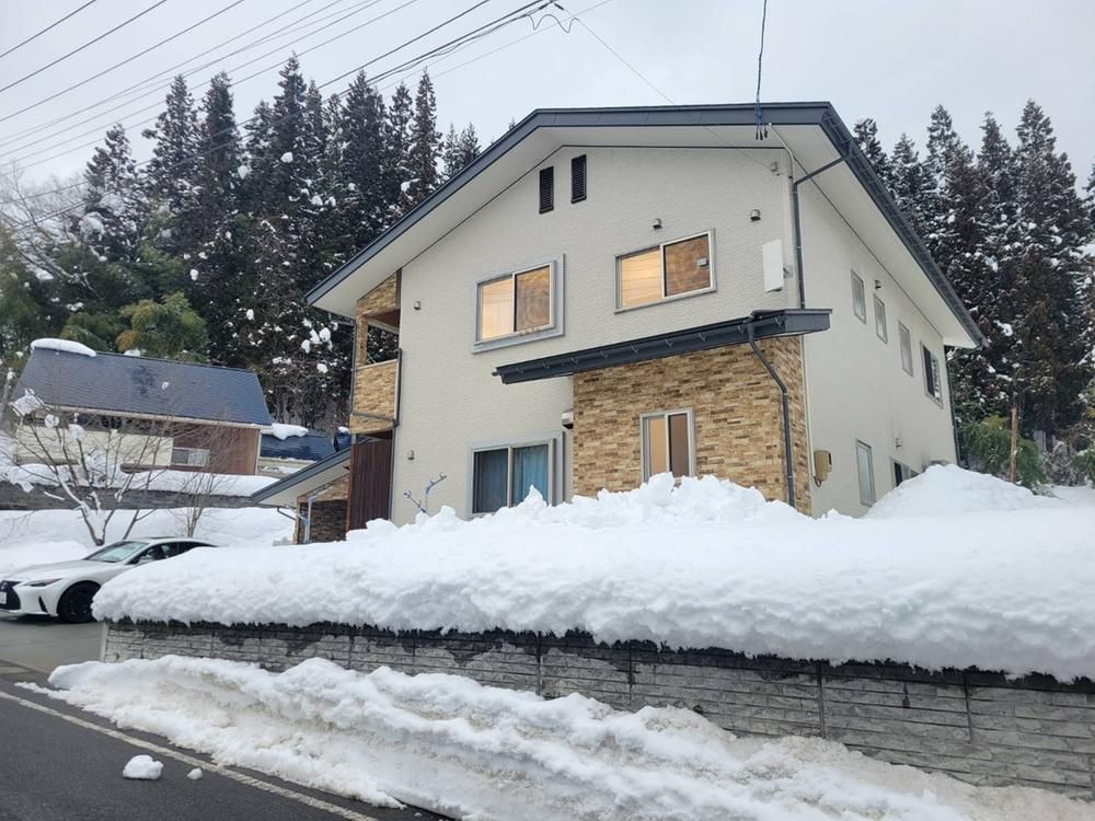 4LDK+S All-Electric House with Large Garden in Sagae, Yamagata - Thumbnail 2