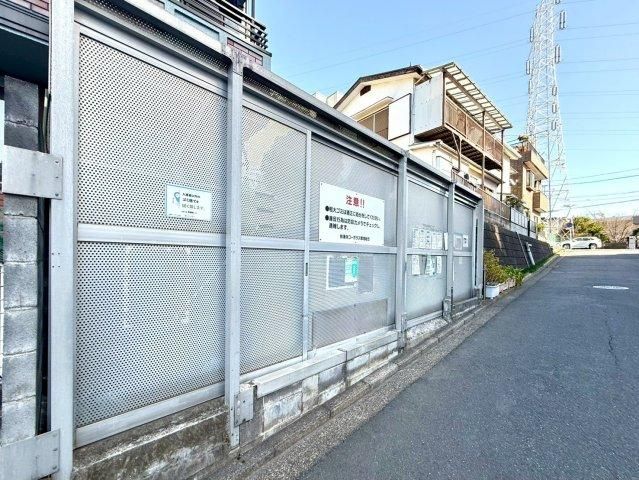 3LDK Apartment with Private Garden near Myorenji Station, Yokohama - Thumbnail 2
