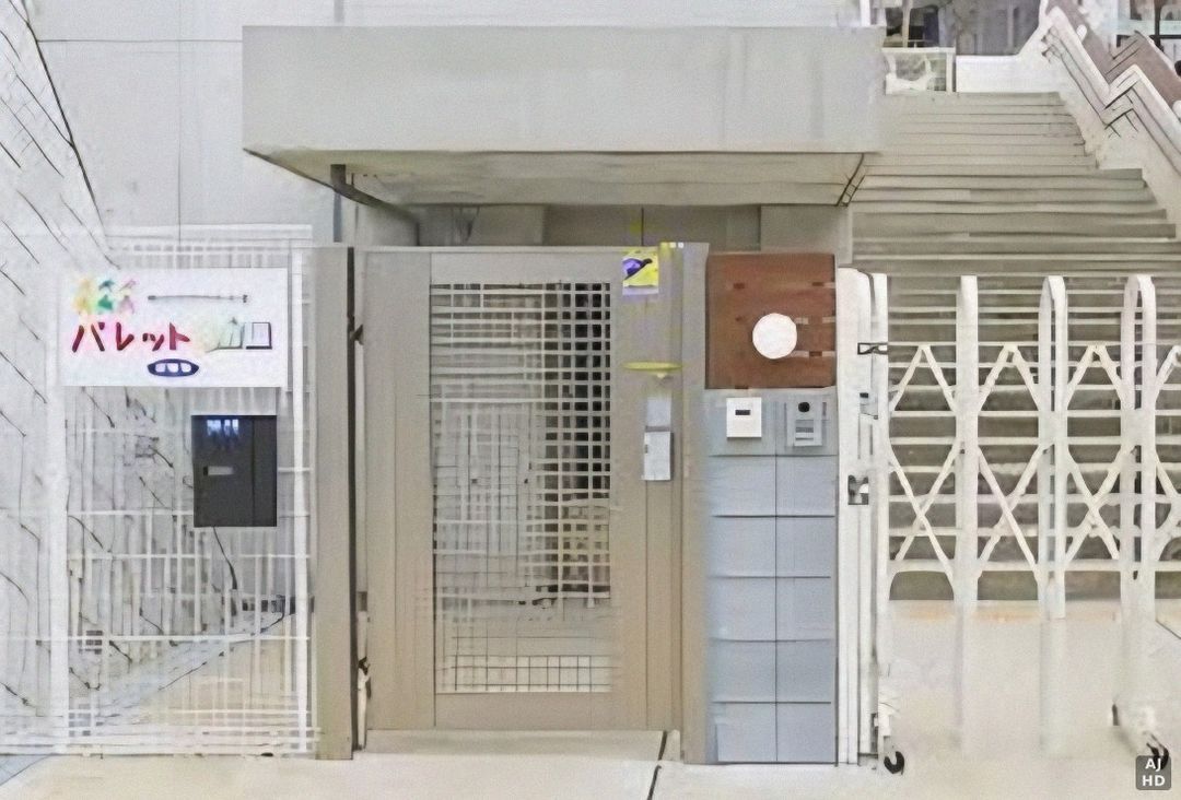 3LDK Apartment with Private Garden near Myorenji Station, Yokohama - Thumbnail 3