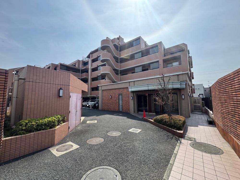 Renovated 2LDK Apartment in Tama Ward, Kawasaki for Sale - Thumbnail 2