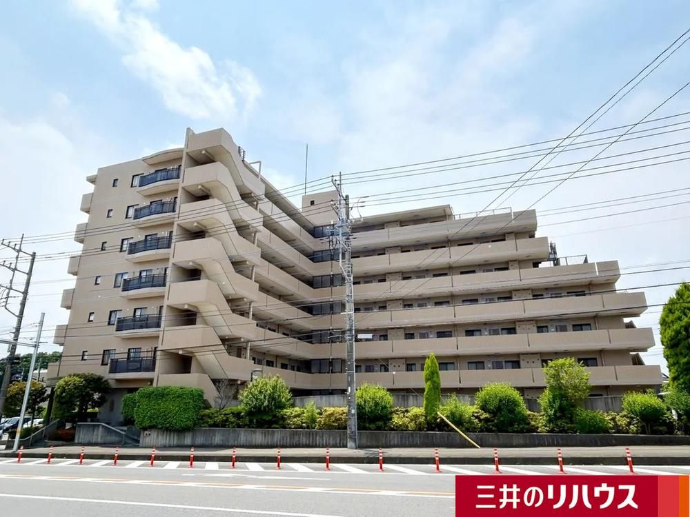 4LDK Top Floor Corner Apartment in Toride, Ibaraki - 75.9 sqm - Thumbnail 2