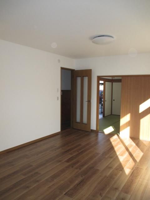 Renovated 4LDK House in Hamura, Tokyo - 95.42 sqm - Thumbnail 4