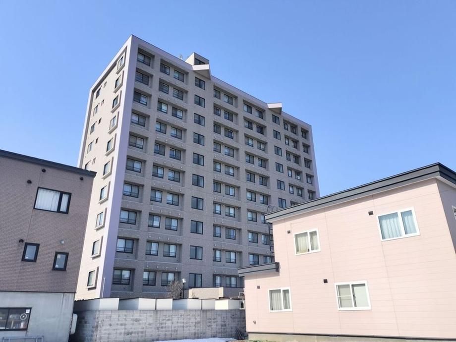 3LDK Apartment for Sale in Sapporo Kita Ward, 82m2 - Thumbnail 2