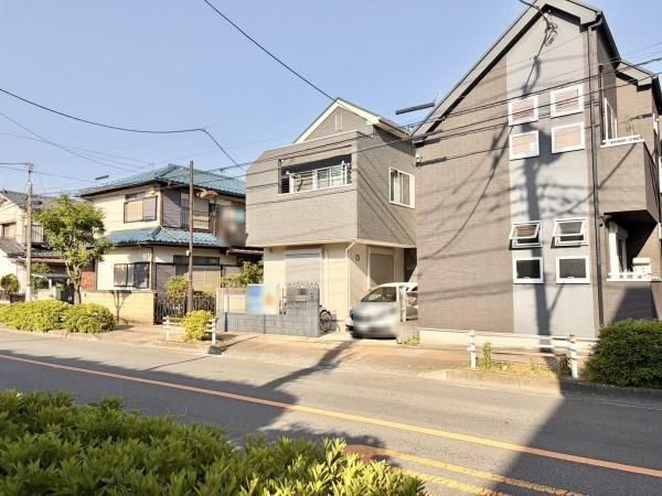 3LDK Detached House for Sale in Fuchu, Tokyo - 97.74 sqm - Thumbnail 2