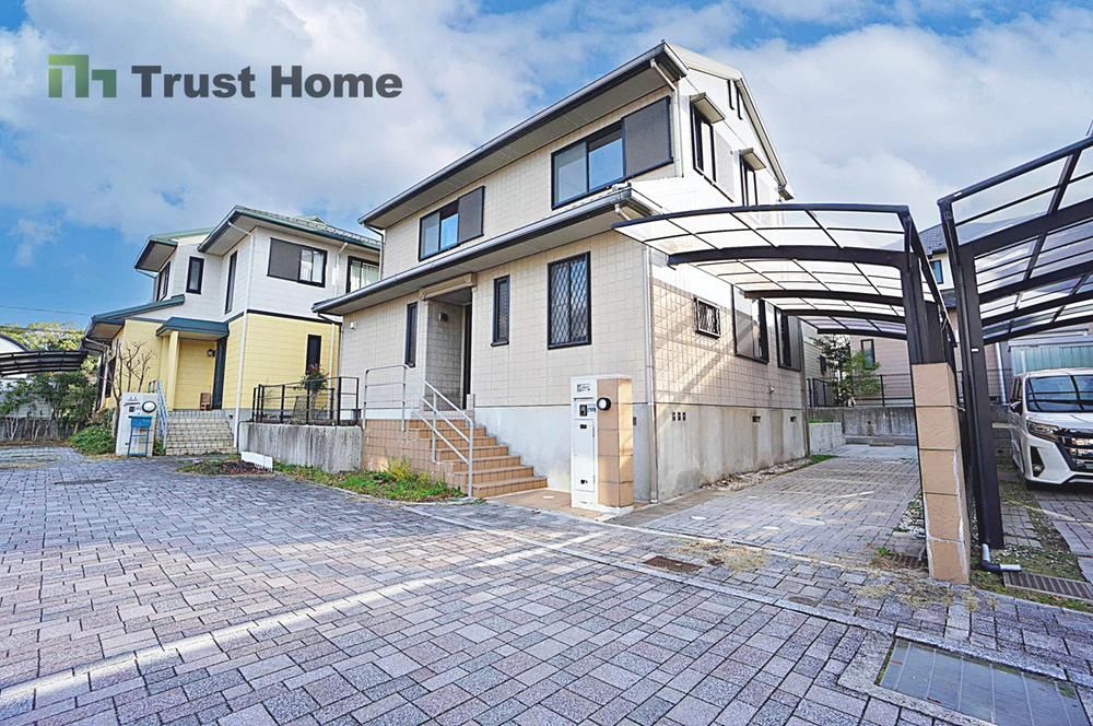 Renovated 4LDK House in Kita-ku, Kobe with Large Garden and Parking - Thumbnail 2