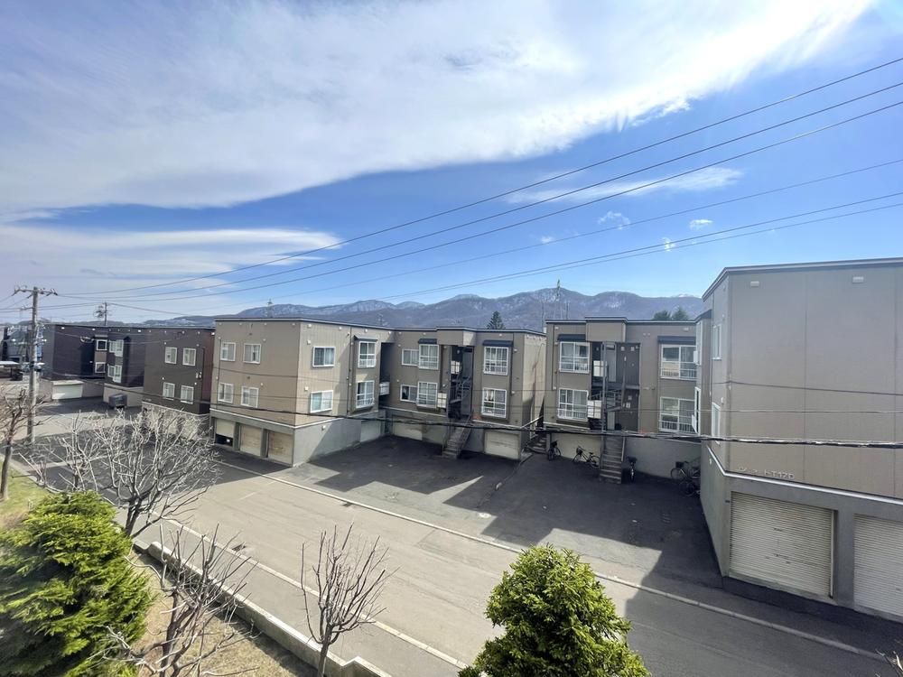3LDK Apartment for Sale in Teine, Sapporo - 70m2 Near Hoshioki Station - Thumbnail 2