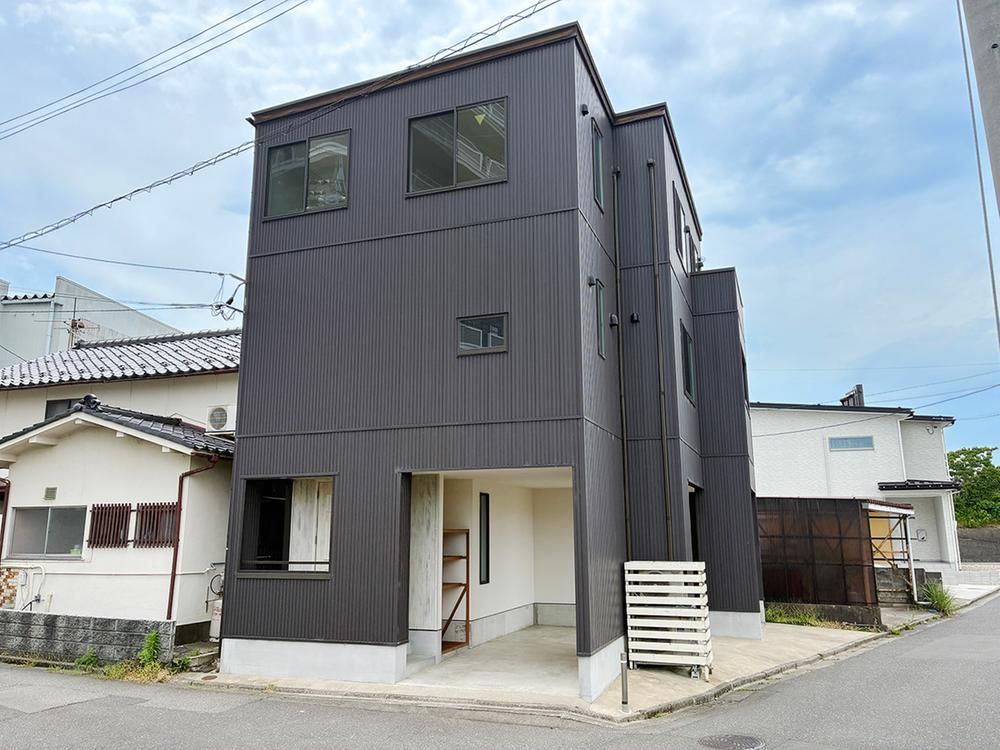 3LDK House for Sale in Seiwa, Fukui City - 125.87m2 - Thumbnail 2