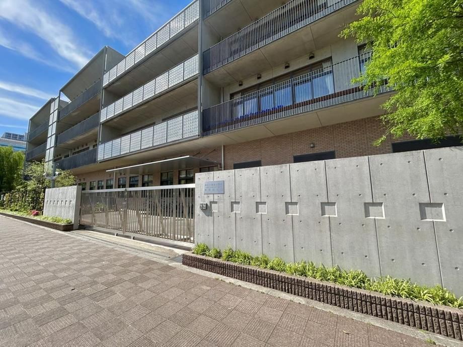 2LDK+S Apartment in Minato Ward, Tokyo - 78.85 sqm - Thumbnail 2
