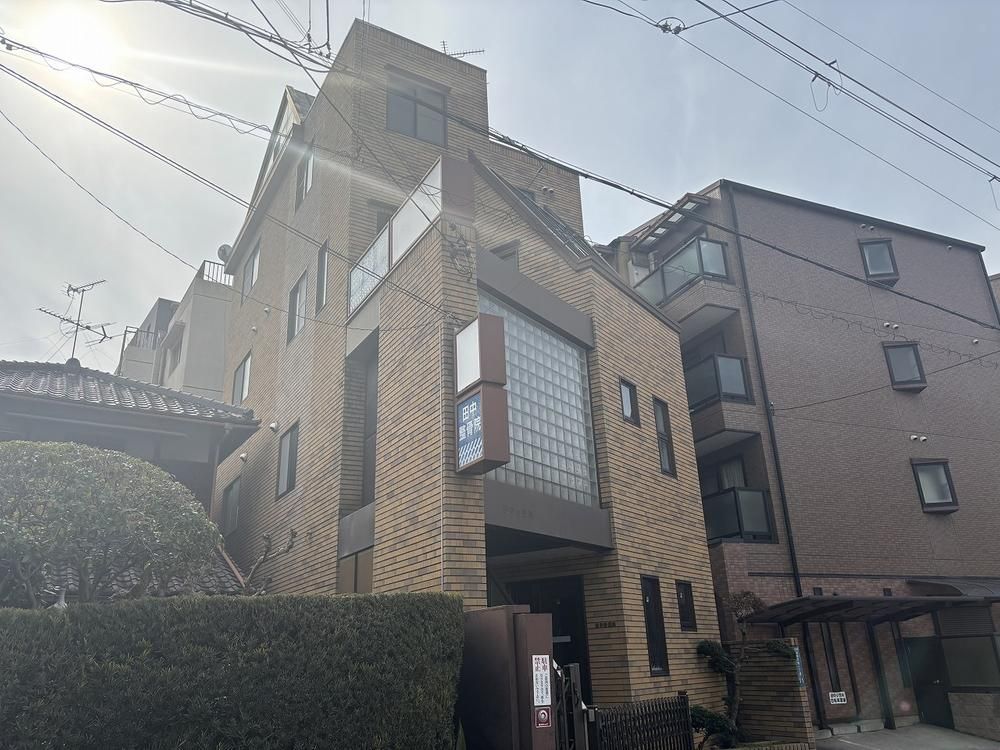 4-Storey Shop-House for Sale Near Kawachi-Yamamoto Station - Thumbnail 2