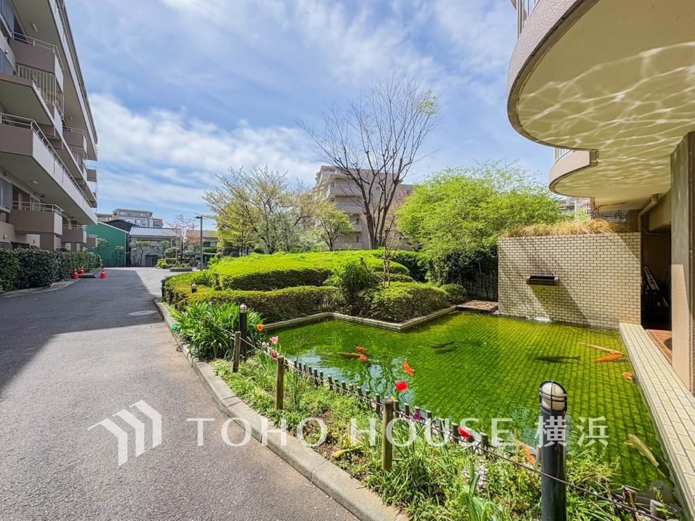 Renovated 3LDK Apartment for Sale in Tsurumi-ku, Yokohama - Thumbnail 2