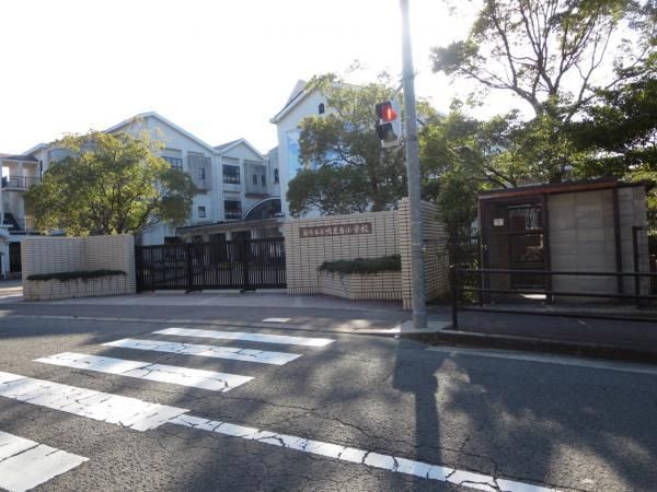 6LDK Renovated House for Sale in Nagasaki's Narumidai - Image 1