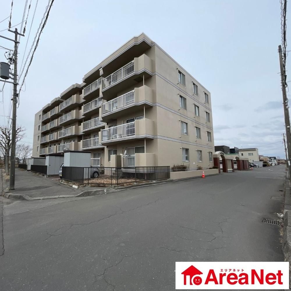 Renovated 3LDK Apartment in Tomakomai, Hokkaido - Thumbnail 2