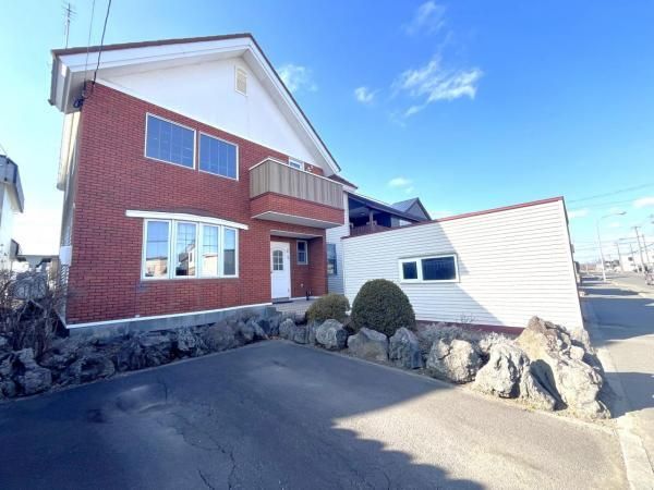 4LDK+S Imported Home with Garage in Chitose, Hokkaido - Thumbnail 2