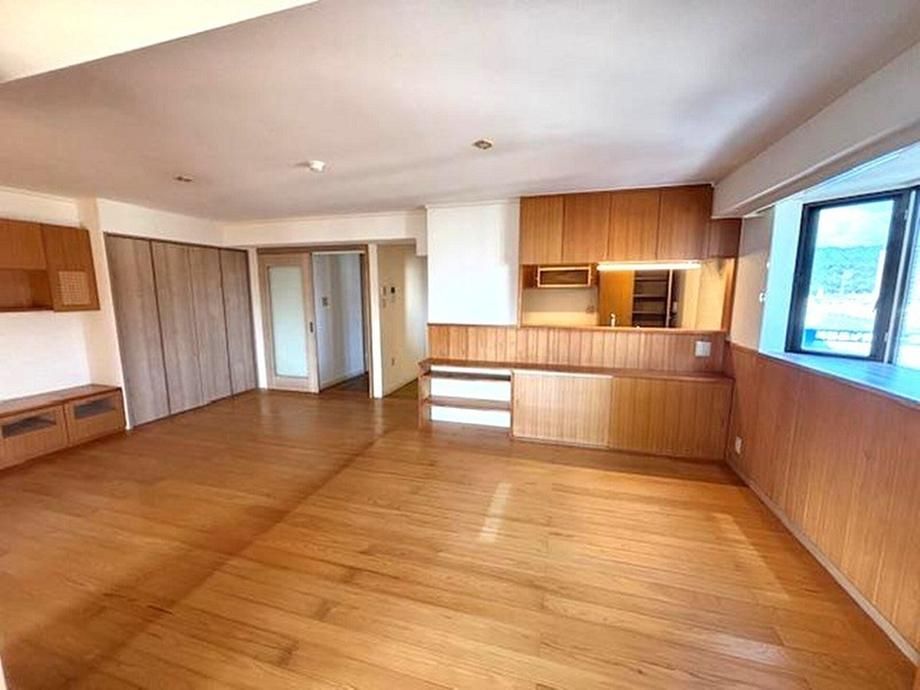 Renovated 3LDK Apartment Near Kochi Station, 78.5sqm - Thumbnail 2