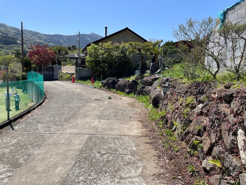 660 sqm Land for Sale in Yugawara Town, Kanagawa - Thumbnail 3