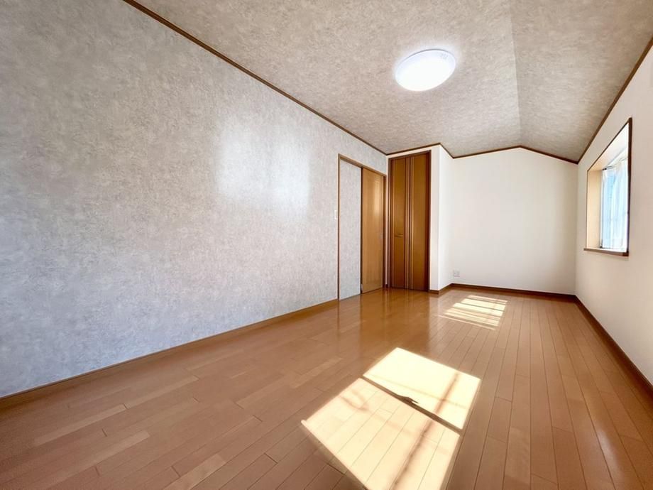 3LDK Renovated House with Terrace and Fuji View in Yokohama - Thumbnail 4
