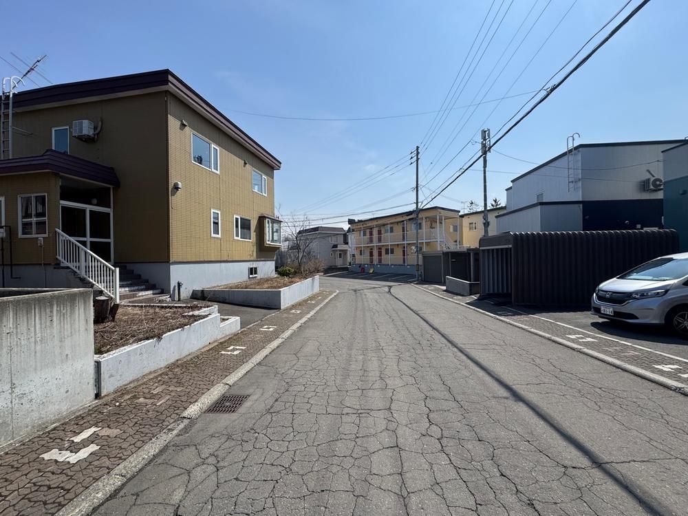 5LDK Detached House in Ebetsu, Hokkaido - 17 Million Yen - Thumbnail 2