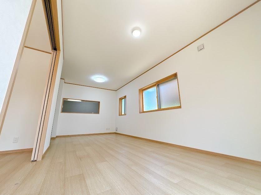 4LDK Renovated House for Sale in Ikoma, Nara – 105.99m² - Thumbnail 3
