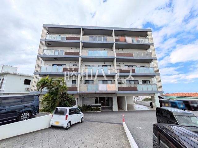 2LDK Apartment for Sale in Ginowan, Okinawa - 60.22 sqm - Thumbnail 2