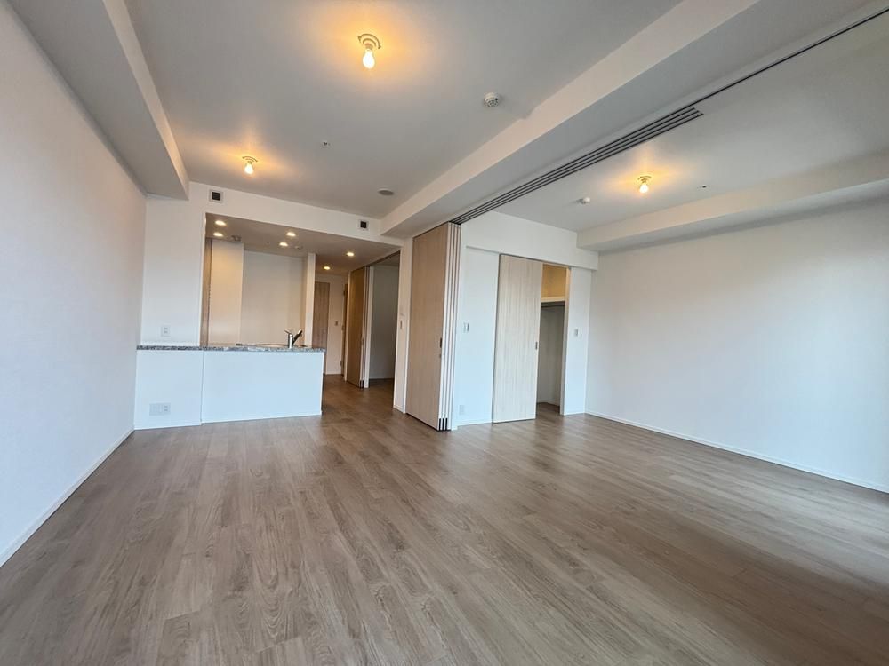 Grand City Tower Tsukishima 2LDK+S New Apartment Chuo Tokyo - Thumbnail 3