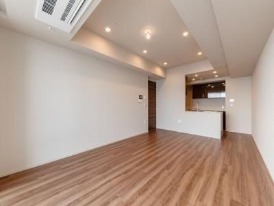 Yokohama Front Tower 3LDK Apartment for Sale - Thumbnail 4