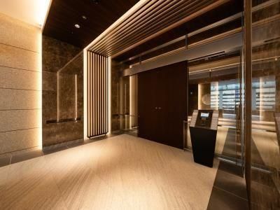 Yokohama Front Tower 3LDK Apartment for Sale - Thumbnail 3