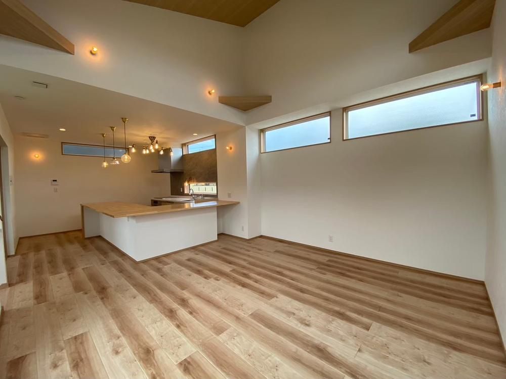 Modern 2LDK+S House with Solar Power in Shizuoka City, Aoi Ward - Thumbnail 3