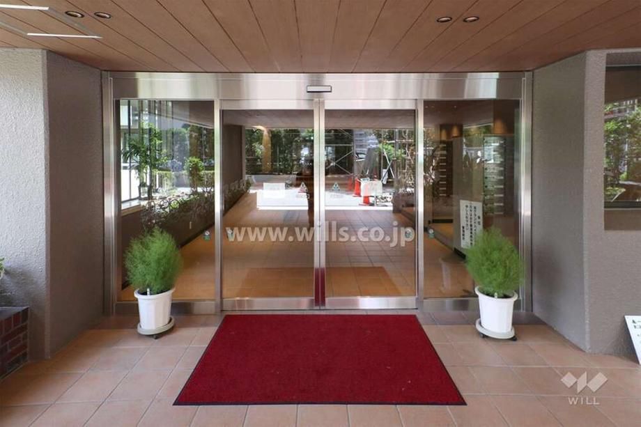 3LDK 80m² Top-Floor Apartment in Suita, Osaka - Thumbnail 3