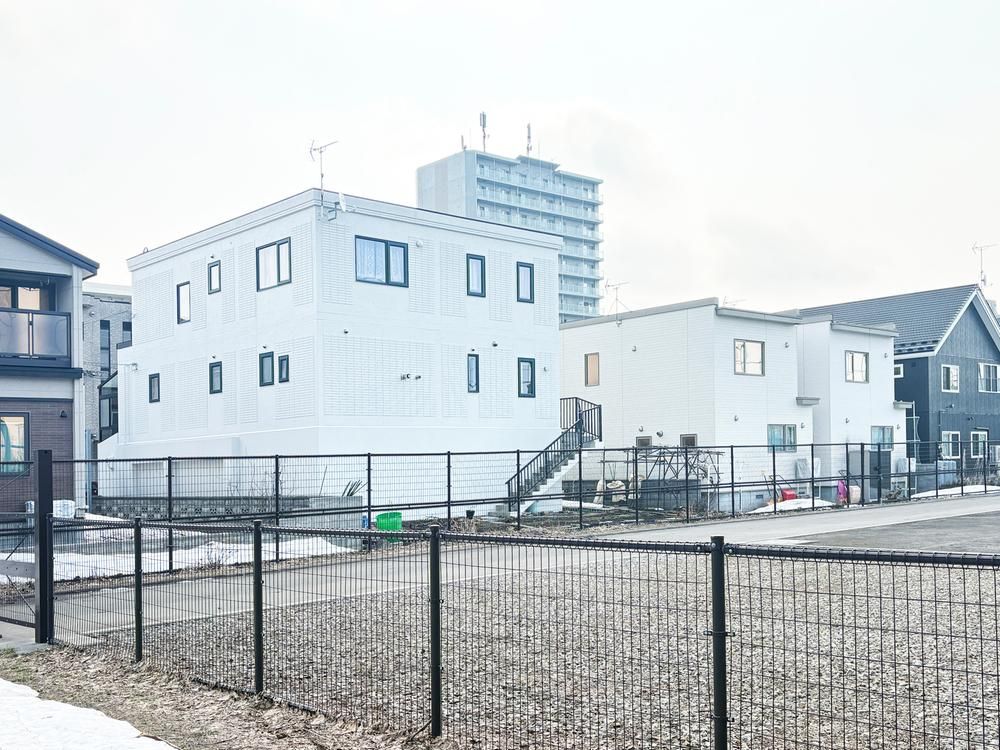 RC 3-Storey 4LDK House in Kita Ward, Sapporo - 57 Million Yen - Thumbnail 3