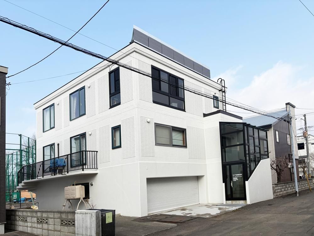 RC 3-Storey 4LDK House in Kita Ward, Sapporo - 57 Million Yen - Thumbnail 2