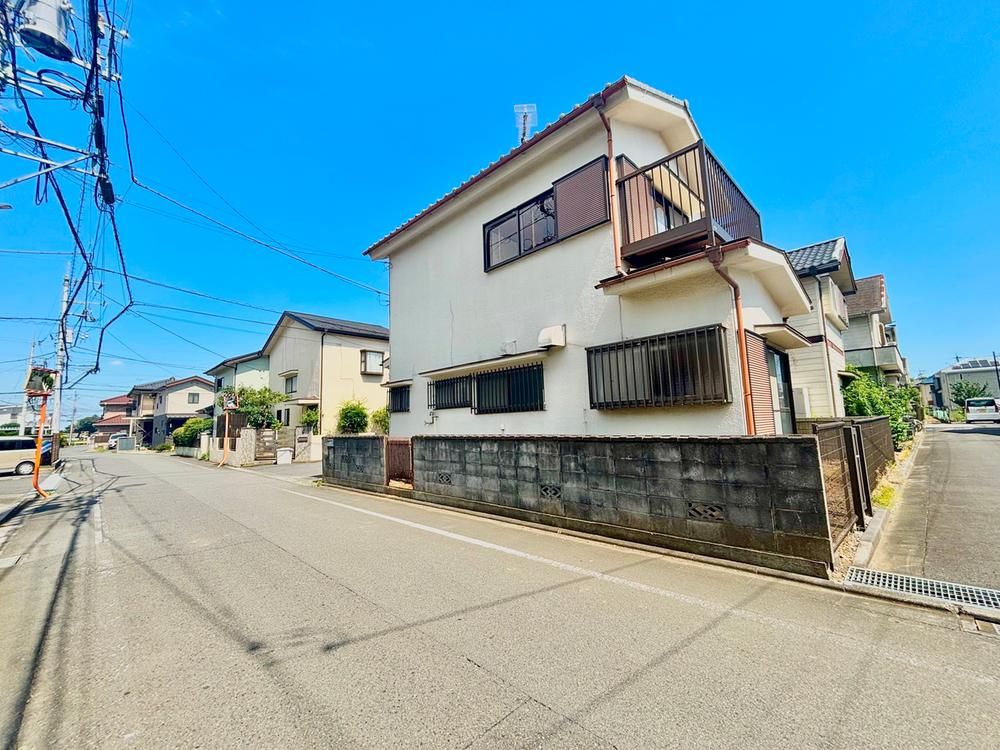 Land for Sale in Ome City, Tokyo with Existing Old House - Image 1