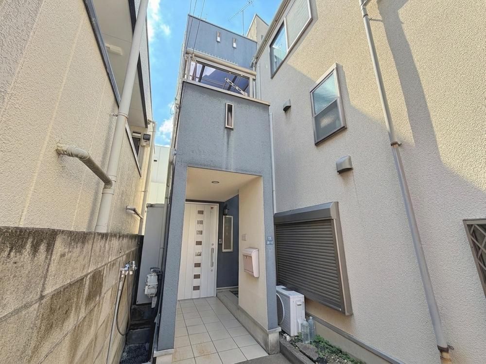 3LDK House in Shinjuku, Tokyo – 84m² with Parking & Rooftop Terrace - Thumbnail 2