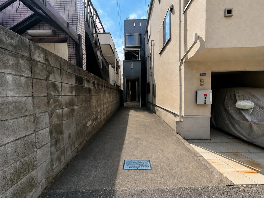3LDK House in Shinjuku, Tokyo – 84m² with Parking & Rooftop Terrace - Thumbnail 3