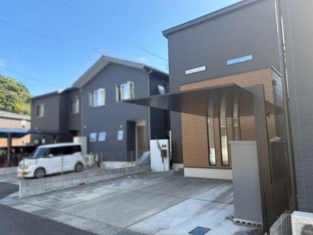 3LDK House for Sale in Kochi City, Kochi Prefecture - Thumbnail 2