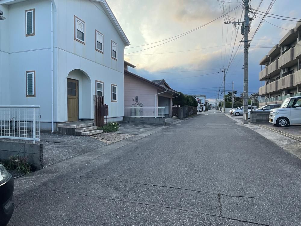 3LDK+S House with Southern European Design in Miyazaki City - Thumbnail 2