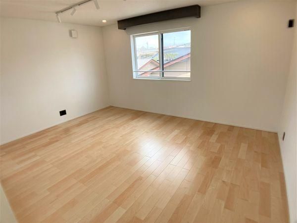 3LDK Modern House for Sale in Sendai's Aoba Ward with Built-In Garage - Thumbnail 2
