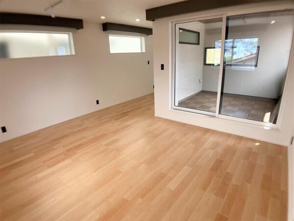 3LDK Modern House for Sale in Sendai's Aoba Ward with Built-In Garage - Thumbnail 4