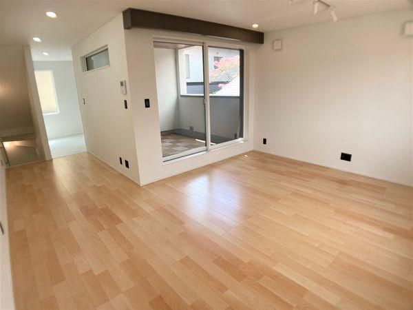 3LDK Modern House for Sale in Sendai's Aoba Ward with Built-In Garage - Thumbnail 3