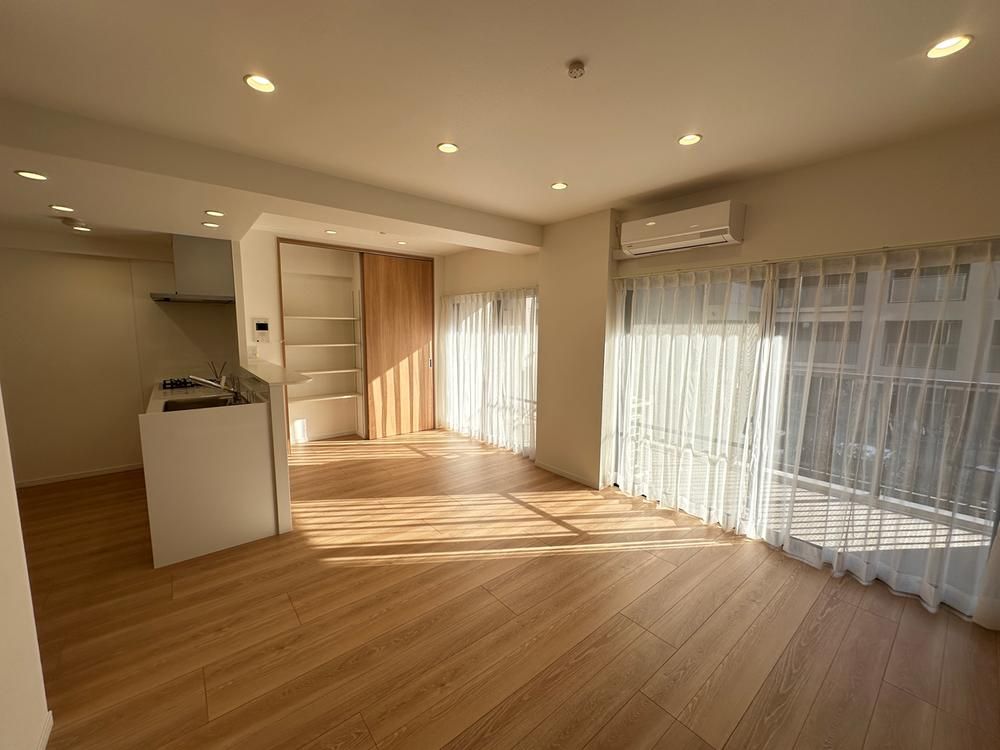 Renovated 3LDK Apartment for Sale in Nishifunabashi, Funabashi - Thumbnail 3