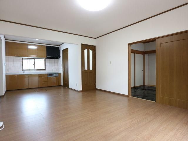 Renovated 2LDK+S House in Sendai, 262.83 sqm Land - Thumbnail 2