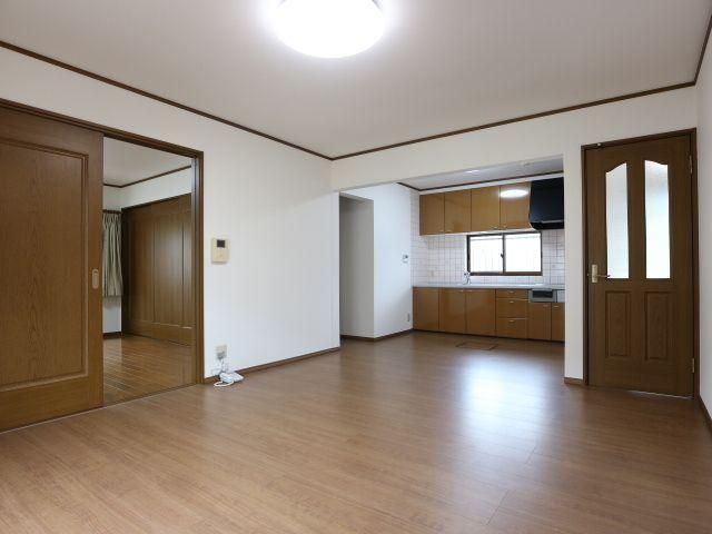 Renovated 2LDK+S House in Sendai, 262.83 sqm Land - Thumbnail 3