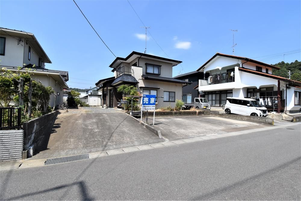 5DK Detached House with Renovated Interiors in Iwaki, Fukushima - Thumbnail 2