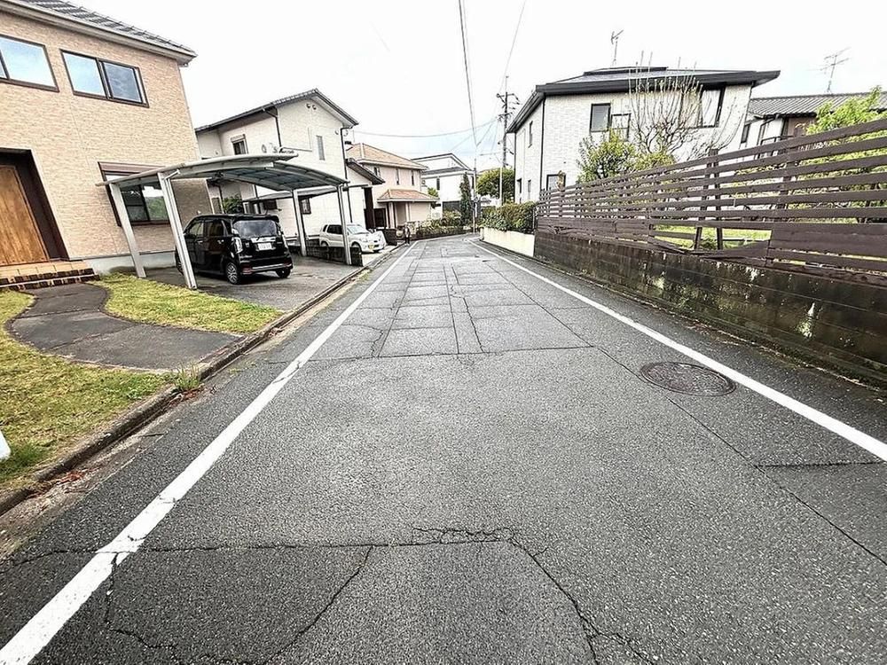 Renovated 5LDK House in Dazaifu with Garden and Parking - Thumbnail 3